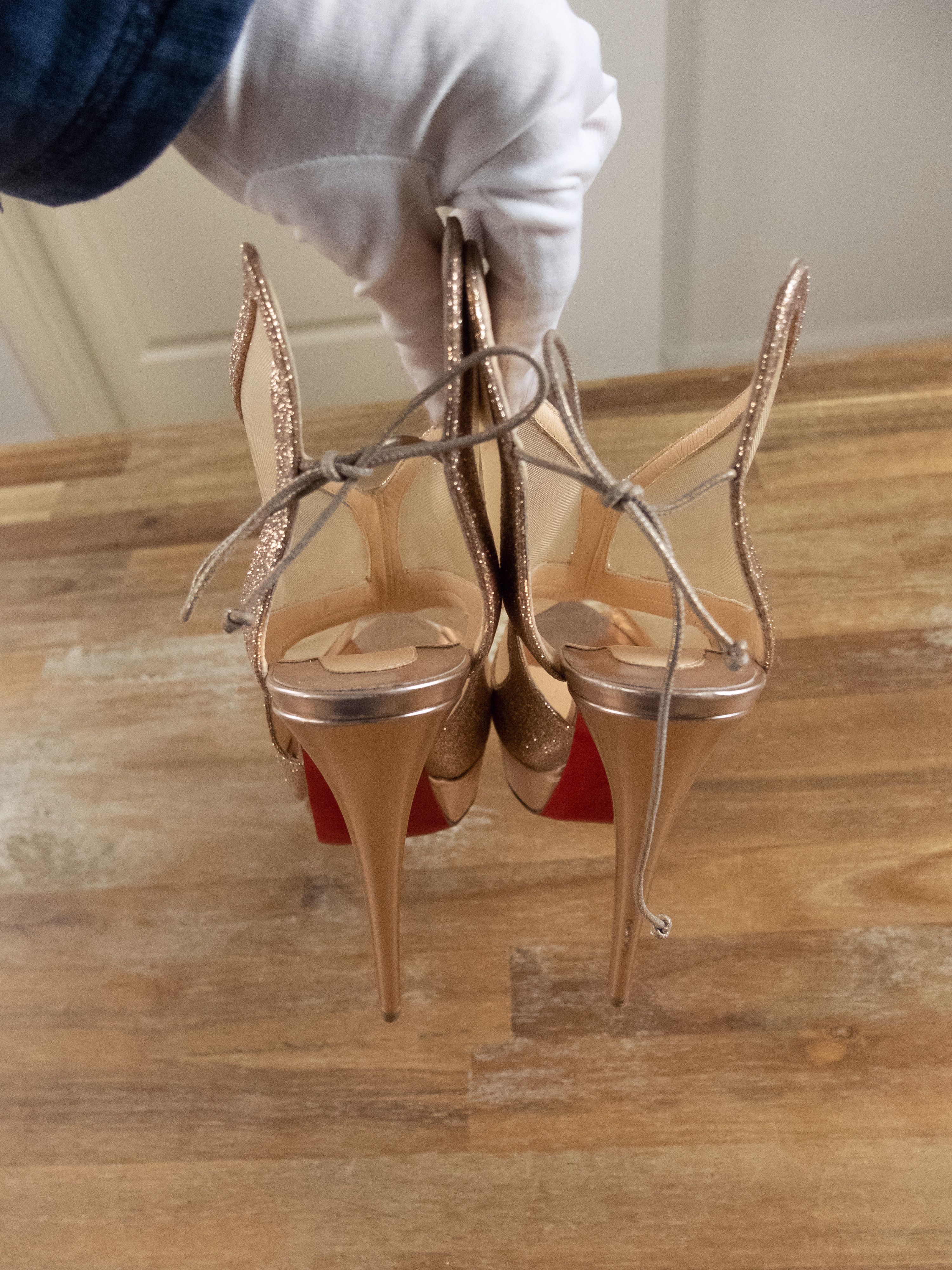 Christian Louboutin CHRISTIAN LOUBOUTIN Farfamesh gold poudre glitter sandals 10 Size US 10 / IT 40 - 4 Thumbnail