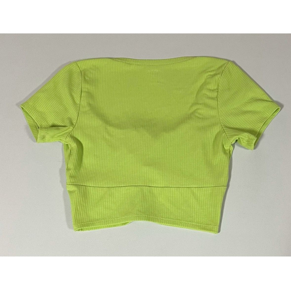 Pacsun PacSun Lime Green Solid Shirt Crop Top Blouse Tee Size S 💚✨ Size S / US 4 / IT 40 - 4 Thumbnail