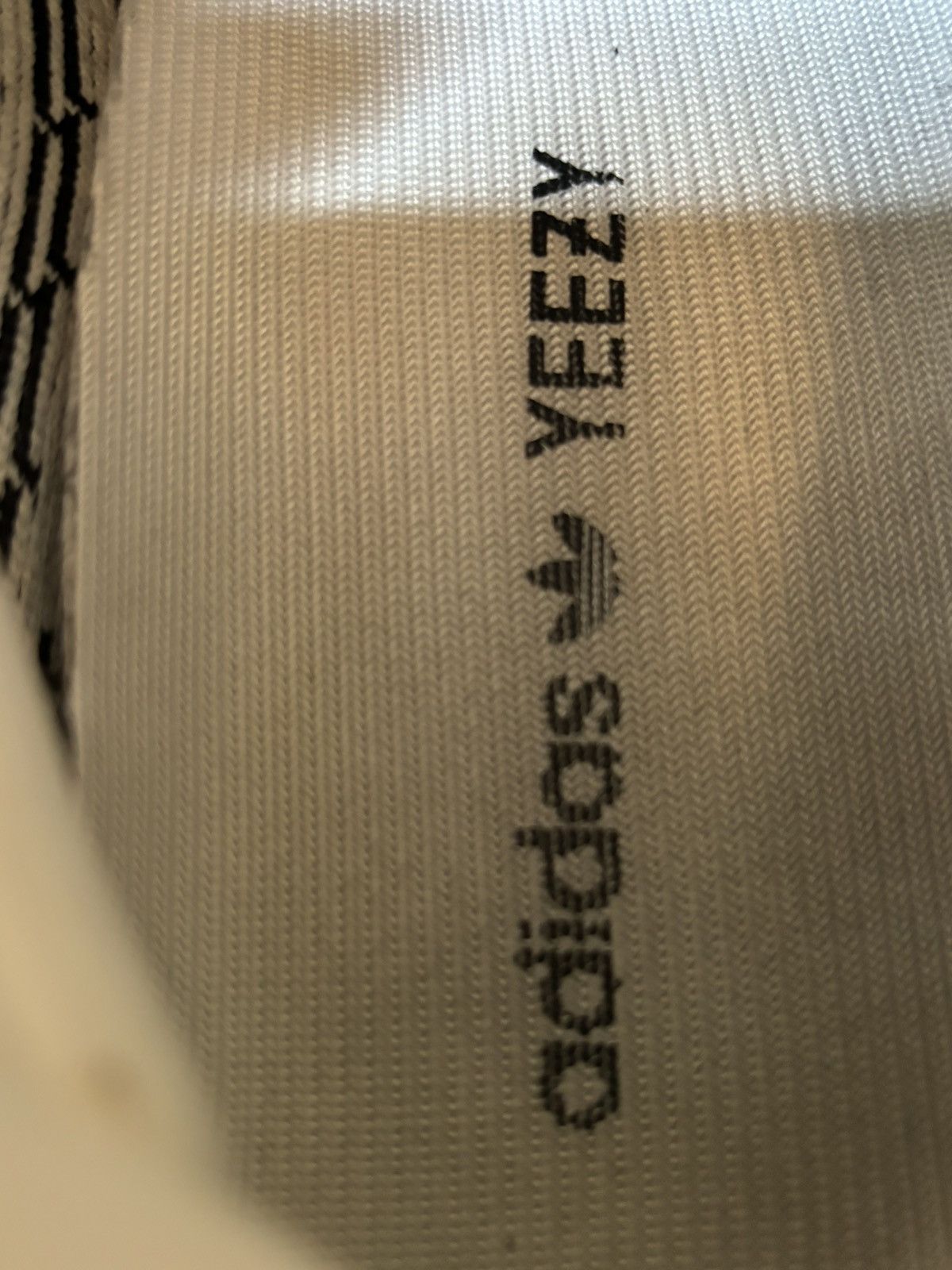 Adidas Adidas Yeezy Boost 350 V2 Low Zebra 2017 Size 9.5 Size US 9.5 / EU 42-43 - 7 Thumbnail
