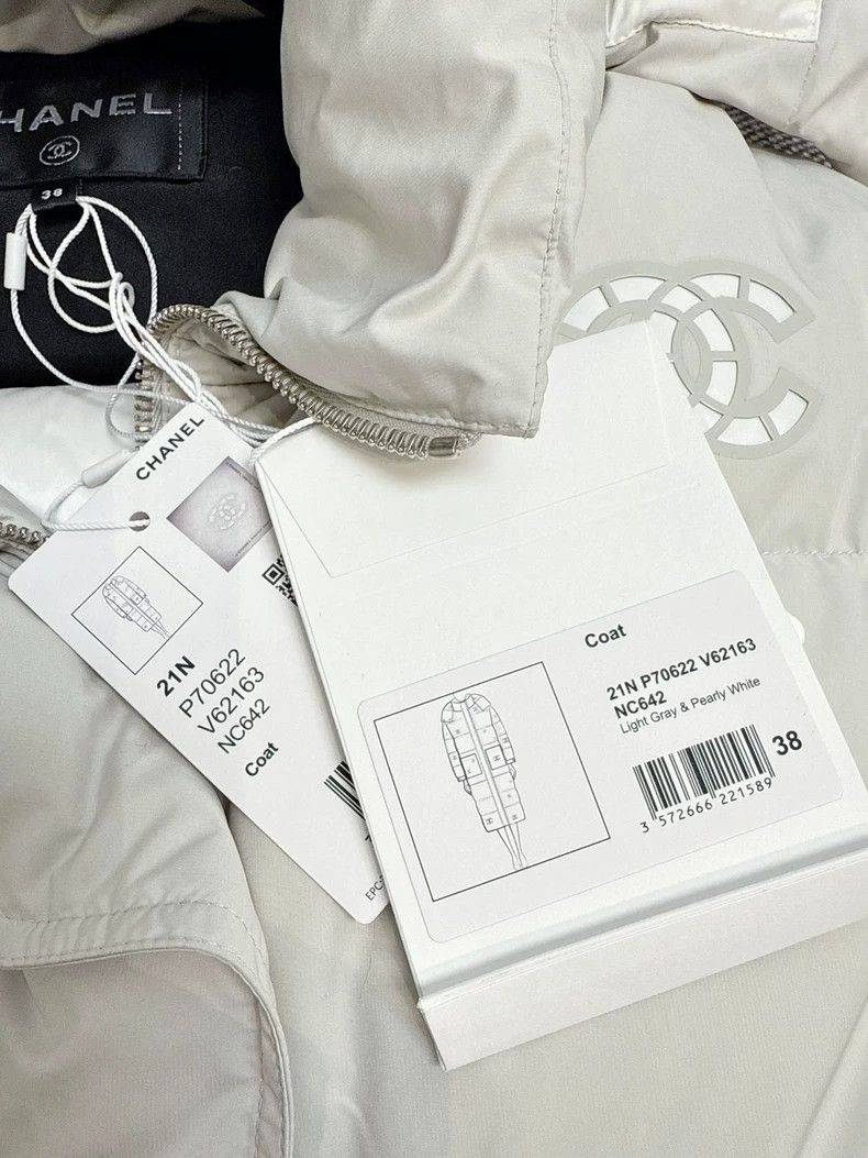 Chanel Chanel 21N Ski Series Hollow Logo Long Down coat Size XS / US 0-2 / IT 36-38 - 9 Thumbnail