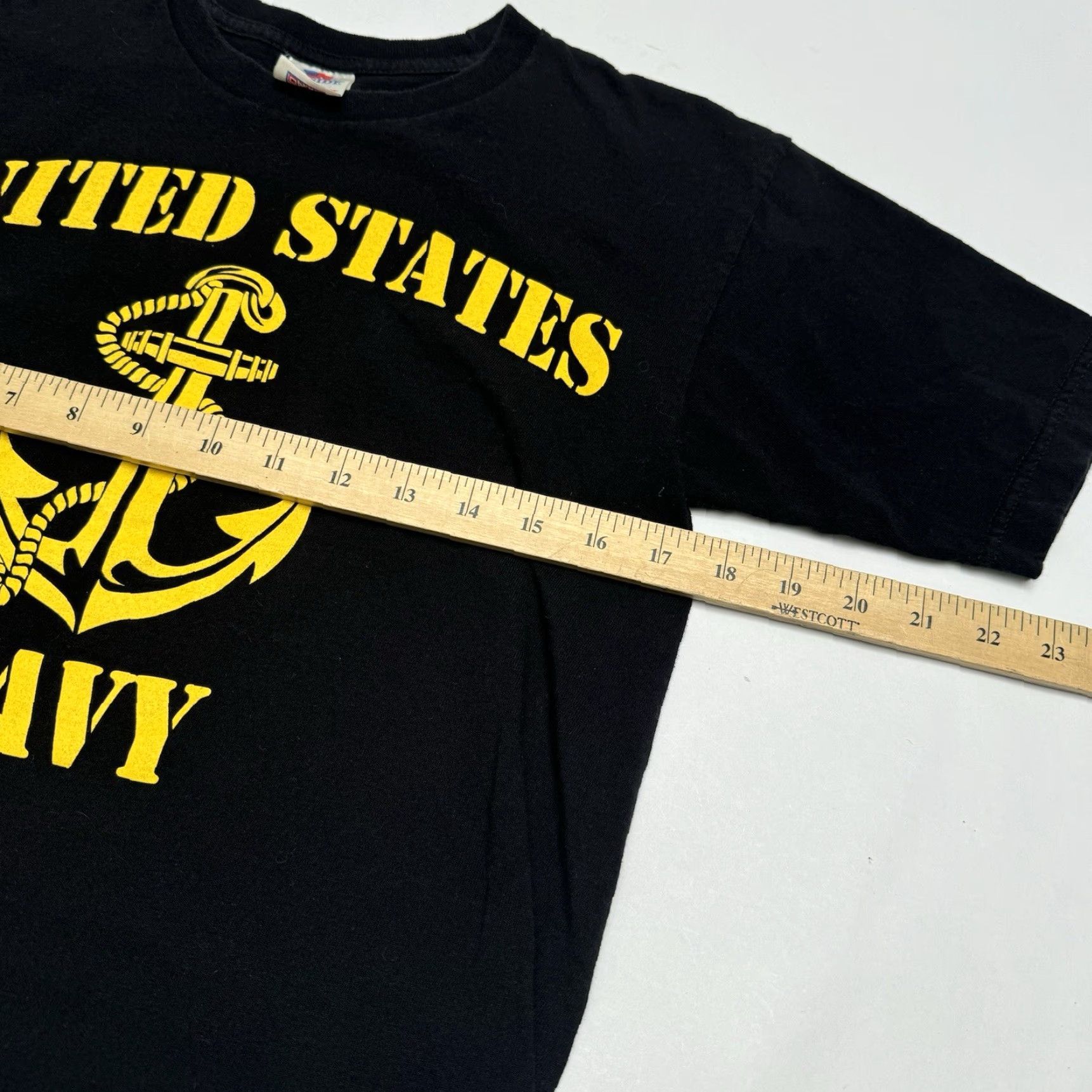 Vintage VINTAGE United States Navy Bayside T-Shirt Blue Short Sleeve Crew Neck Men S USA Graphic 100% Cotton Size US S / EU 44-46 / 1 - 4 Thumbnail