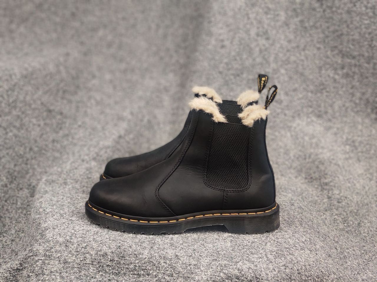 Dr. Martens Dr.Martens 2976 Leonore Leather Fur Lined Chelsea boots Size US 11 / IT 41 - 8 Thumbnail