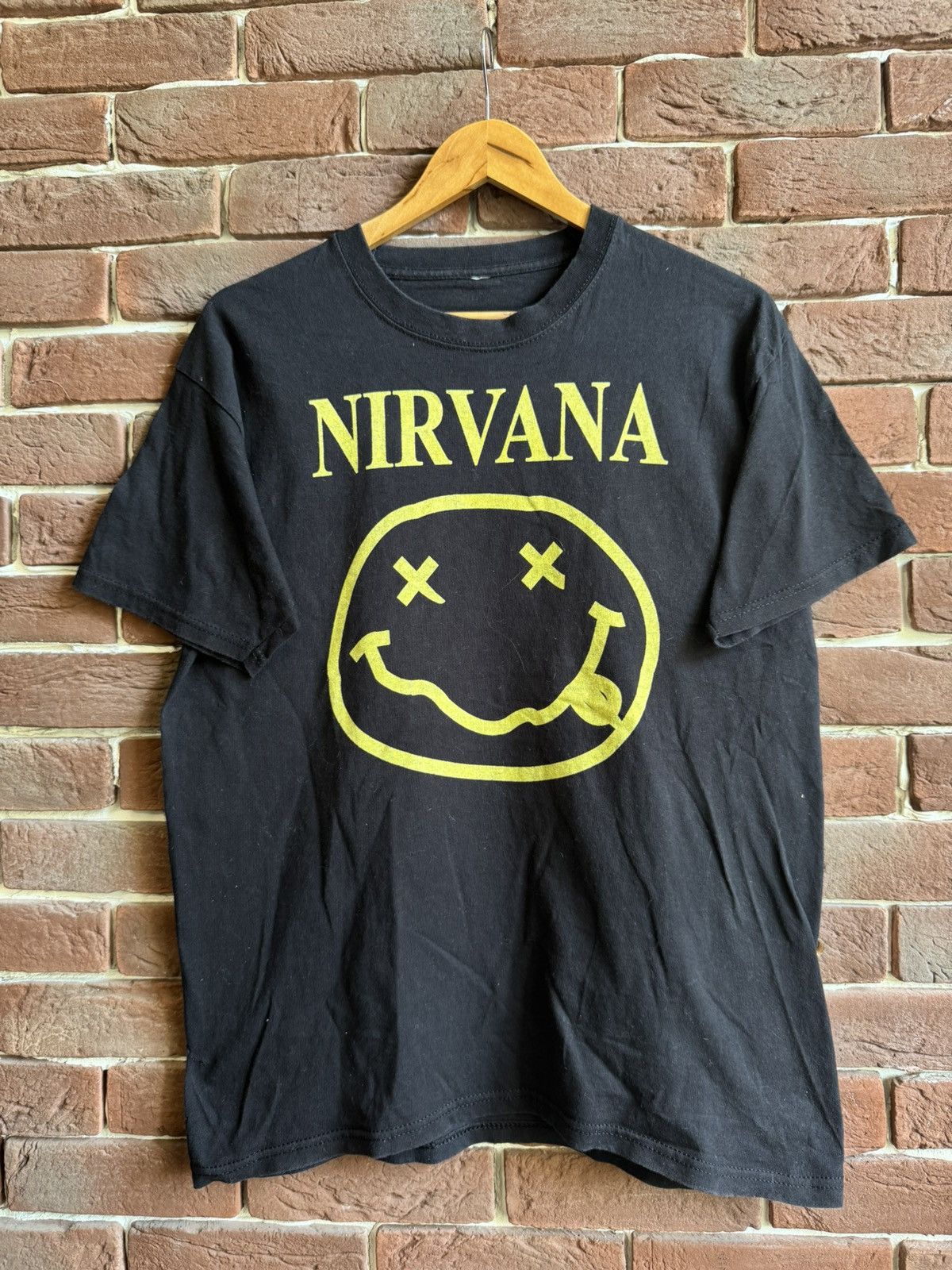 Band Tees 00s Nirvana Smiley Vintage Grunge Band Tees Size US M / EU 48-50 / 2 - 1 Thumbnail