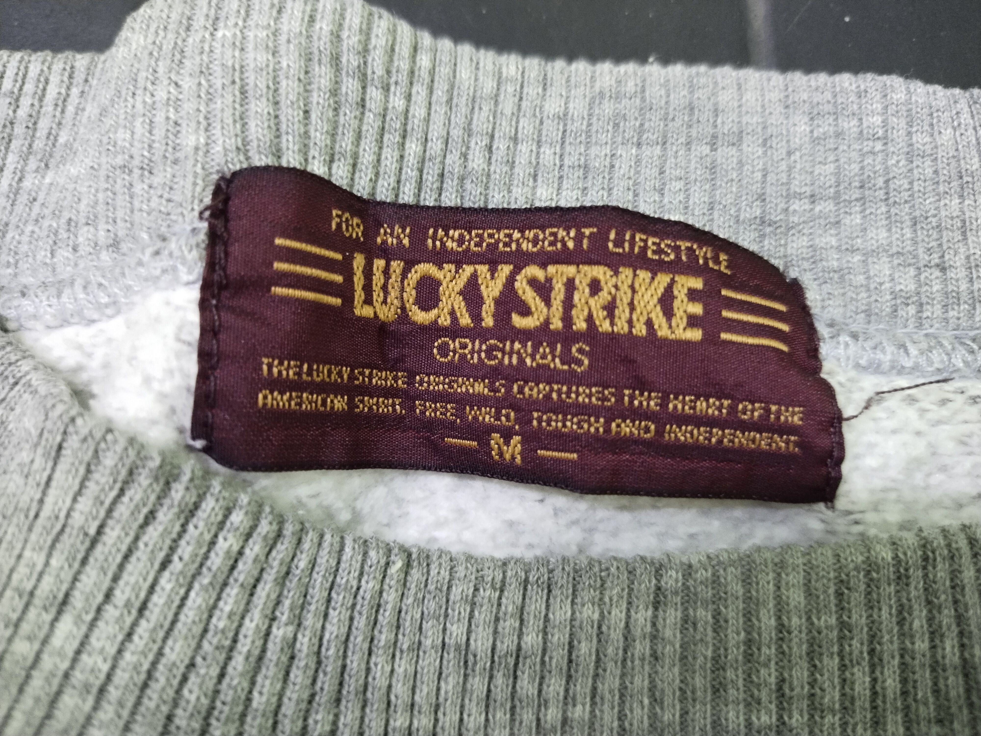 Vintage Vintage Lucky Strike Embroidered Baggy Sweatshirt Size US M / EU 48-50 / 2 - 8 Thumbnail
