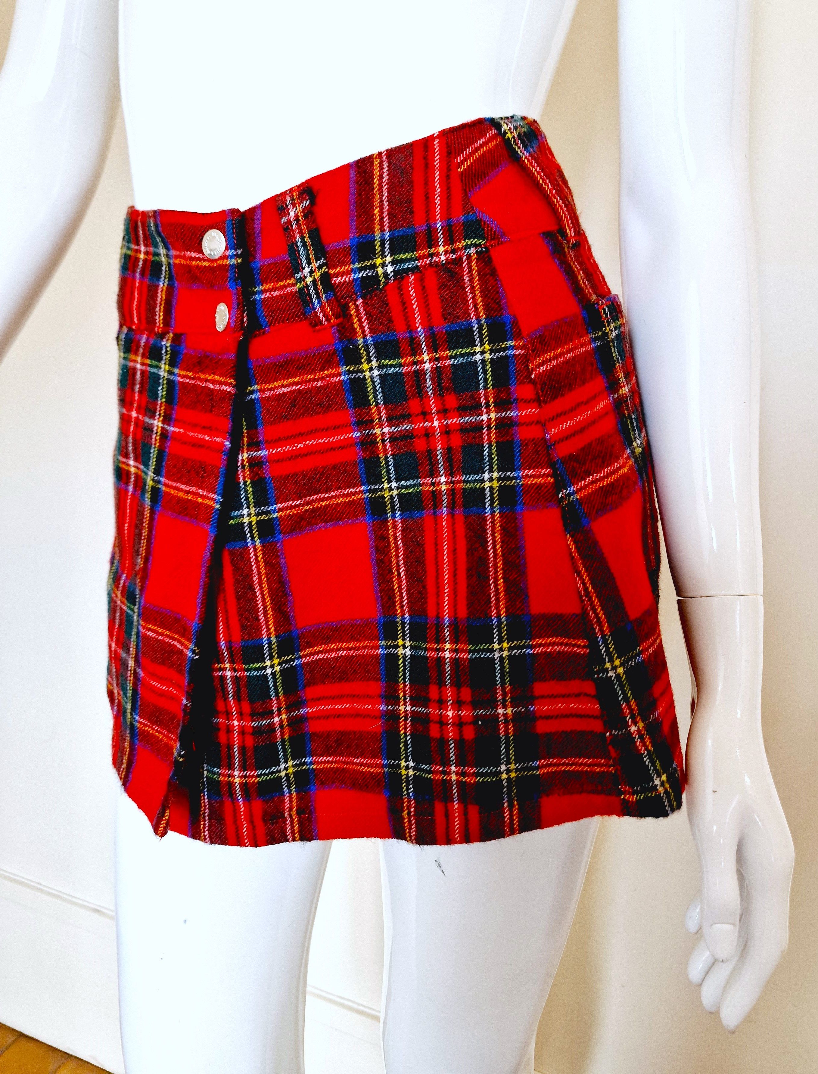 Dolce & Gabbana D&G Dolce and Gabbana Tartan School Girl Wool Skirt Size 30" / US 8 / IT 44 - 5 Thumbnail
