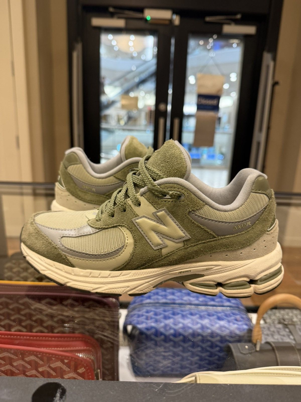 New Balance New Balance 2002R Dark Olive Size US 7 / EU 40 - 1 Thumbnail