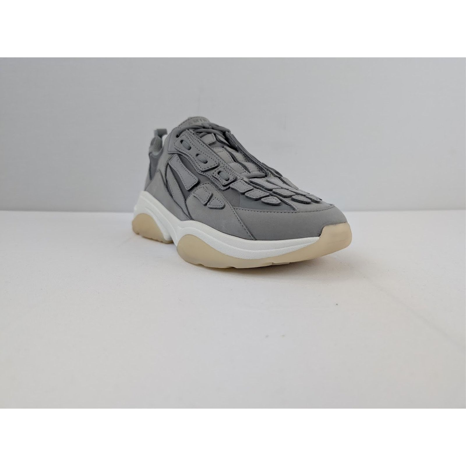 o1rshd1 Q:2 / Bone Runner in Gray