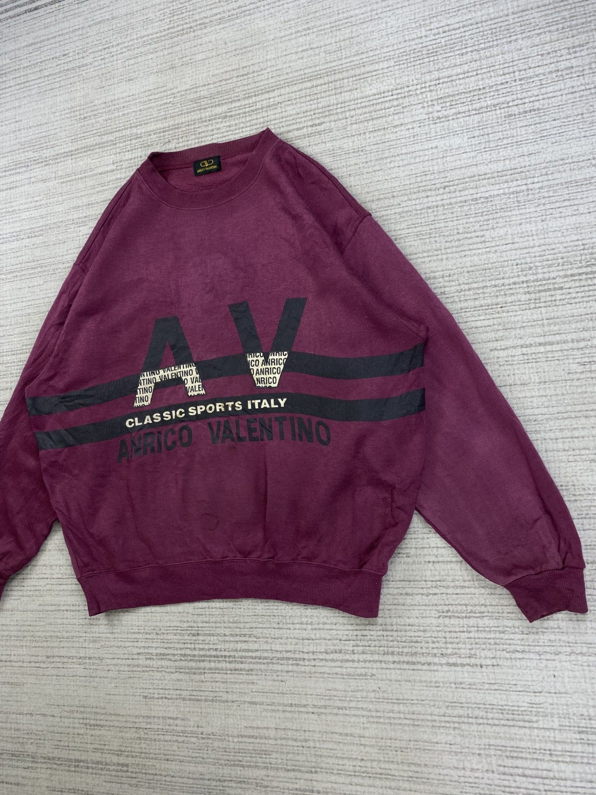 Valentino × Vintage Vintage Anrico Valentino Big Logo Sweatshirt Size US XL / EU 56 / 4 - 4 Thumbnail