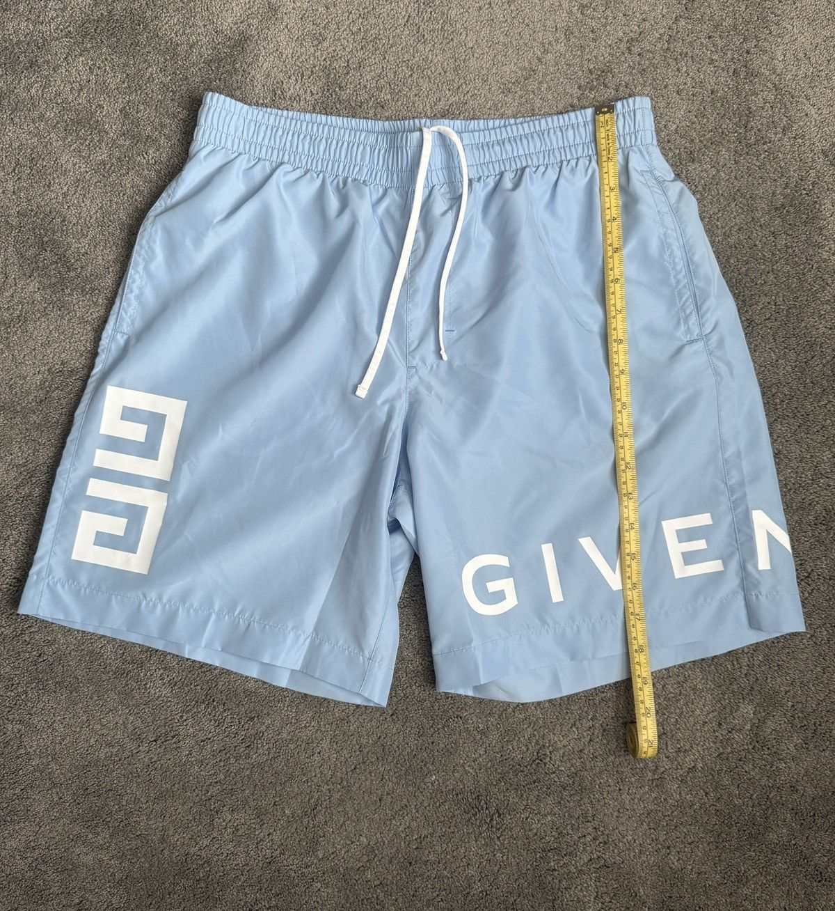 Givenchy Baby blue Givenchy swim trunks Size US 30 / EU 46 - 2 Thumbnail