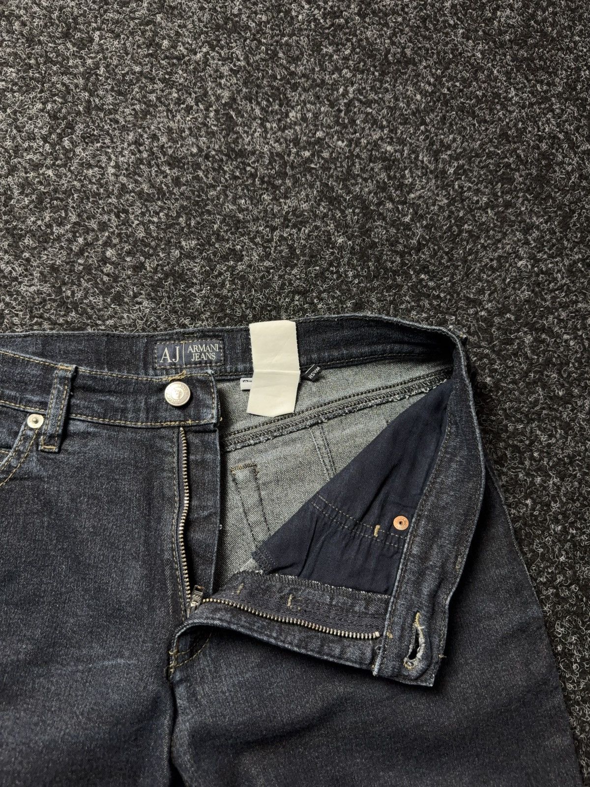 Giorgio Armani 00s Luxury Retro Armani Jeans J05 Dark Indigo Denim Jeans Size US 30 / EU 46 - 7 Thumbnail
