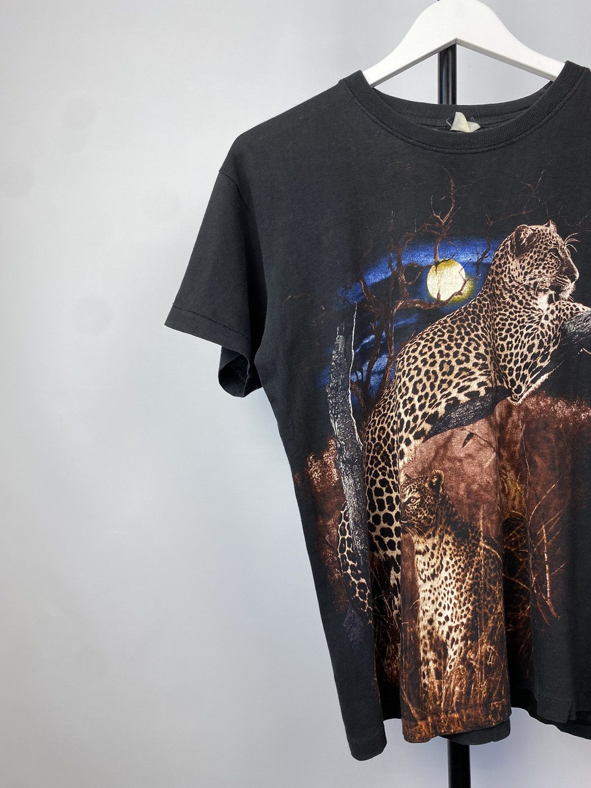 Vintage Vintage 80s Faded 3D print Leopard Nature Animal tee shirt Size US S / EU 44-46 / 1 - 3 Thumbnail