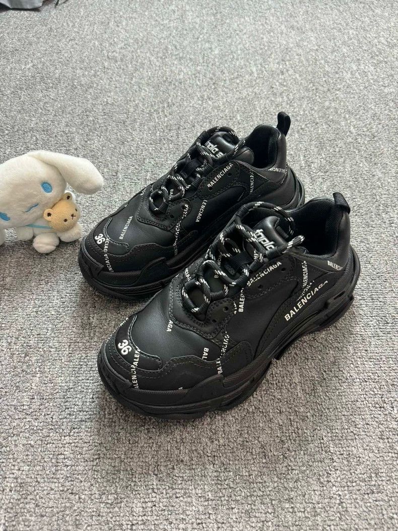 Balenciaga Balenciaga size 36 Black bullet screen full of logo triple Size US 5 / EU 37 - 1 Thumbnail