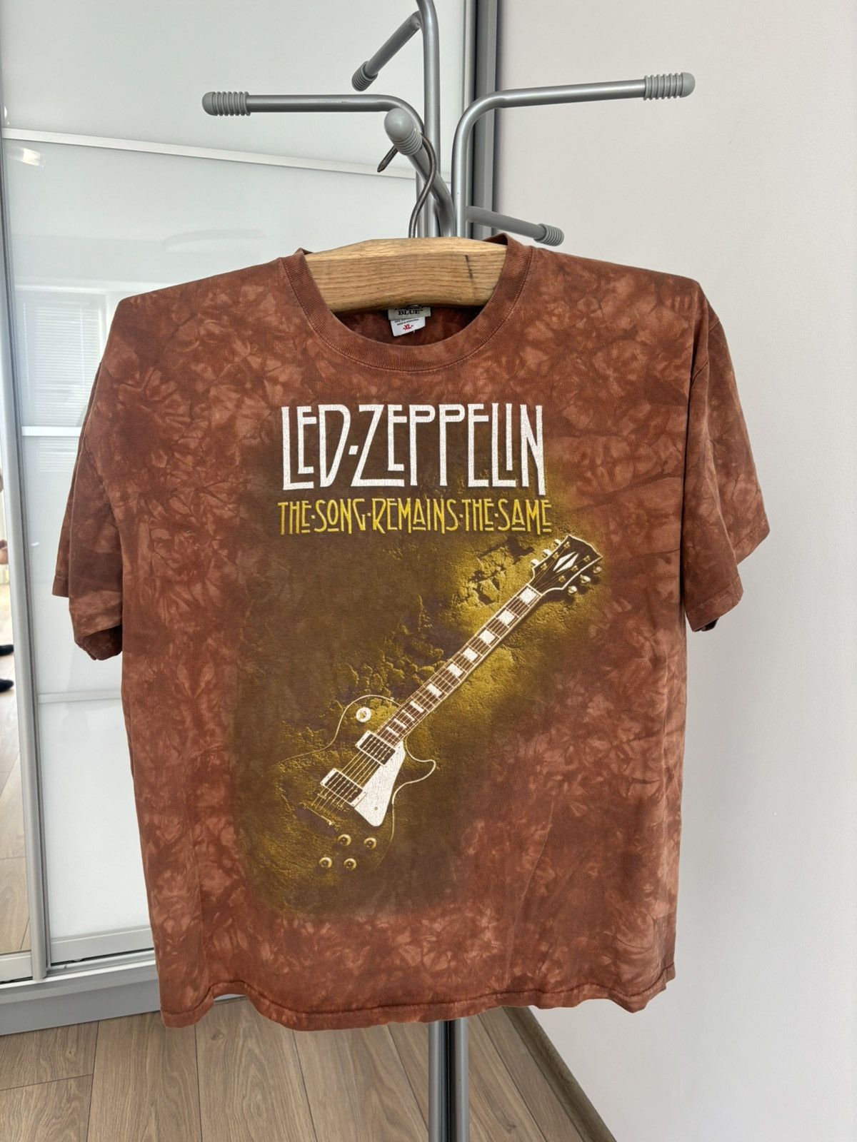 Band Tees Vintage 2000s Led Zeppelin Liquid Blue Brown Tee Size US XL / EU 56 / 4 - 1 Thumbnail