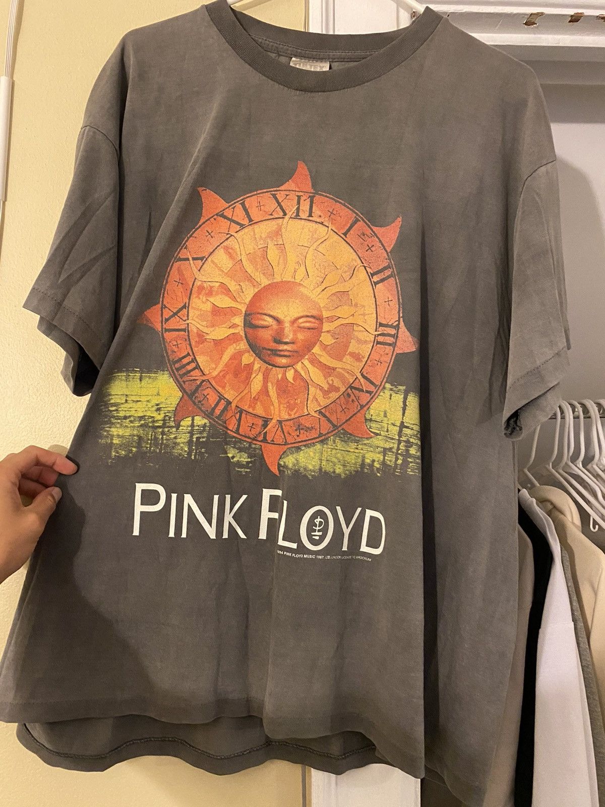 Vintage 1994 Pink Floyd tour t Size US L / EU 52-54 / 3 - 2 Thumbnail