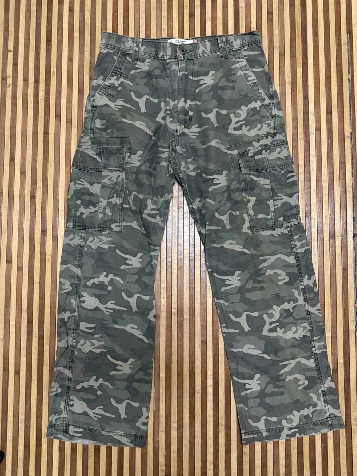 Levi's Levis Camouflage Cargo Pants / Multipocket / Streetwear Size US 36 / EU 52 - 1 Thumbnail