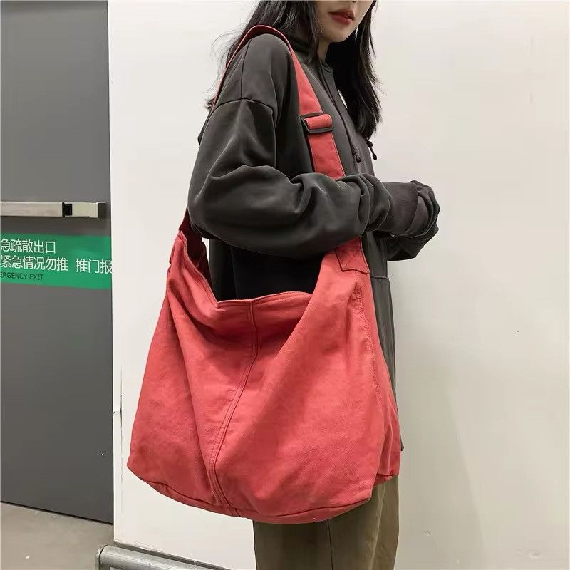 Japanese Brand × Vintage Large Canvas Crossbody Bag Size ONE SIZE - 1 Thumbnail