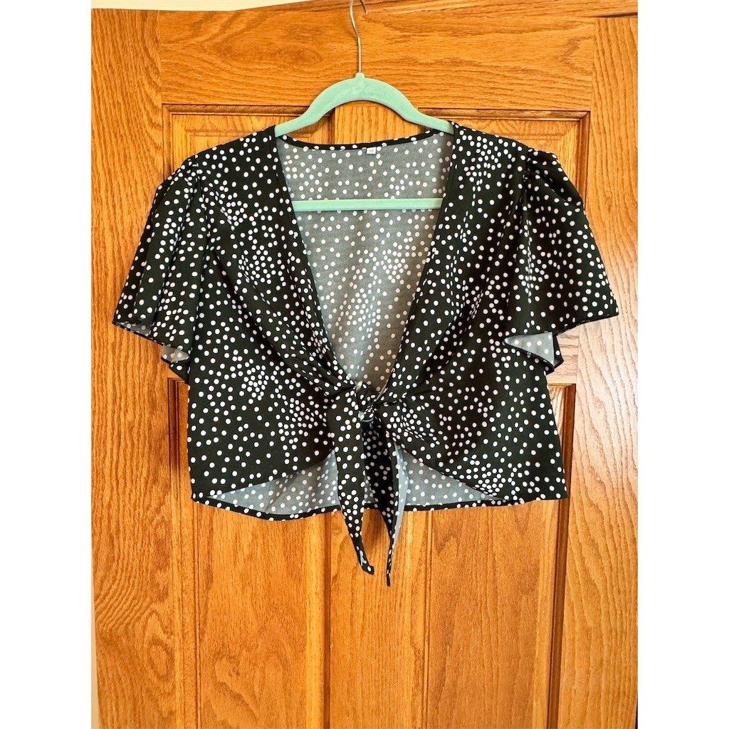 Shein SHEIN Blouse Womens Size M Green White Polka Dot Tie-Front Size M / US 6-8 / IT 42-44 - 2 Thumbnail
