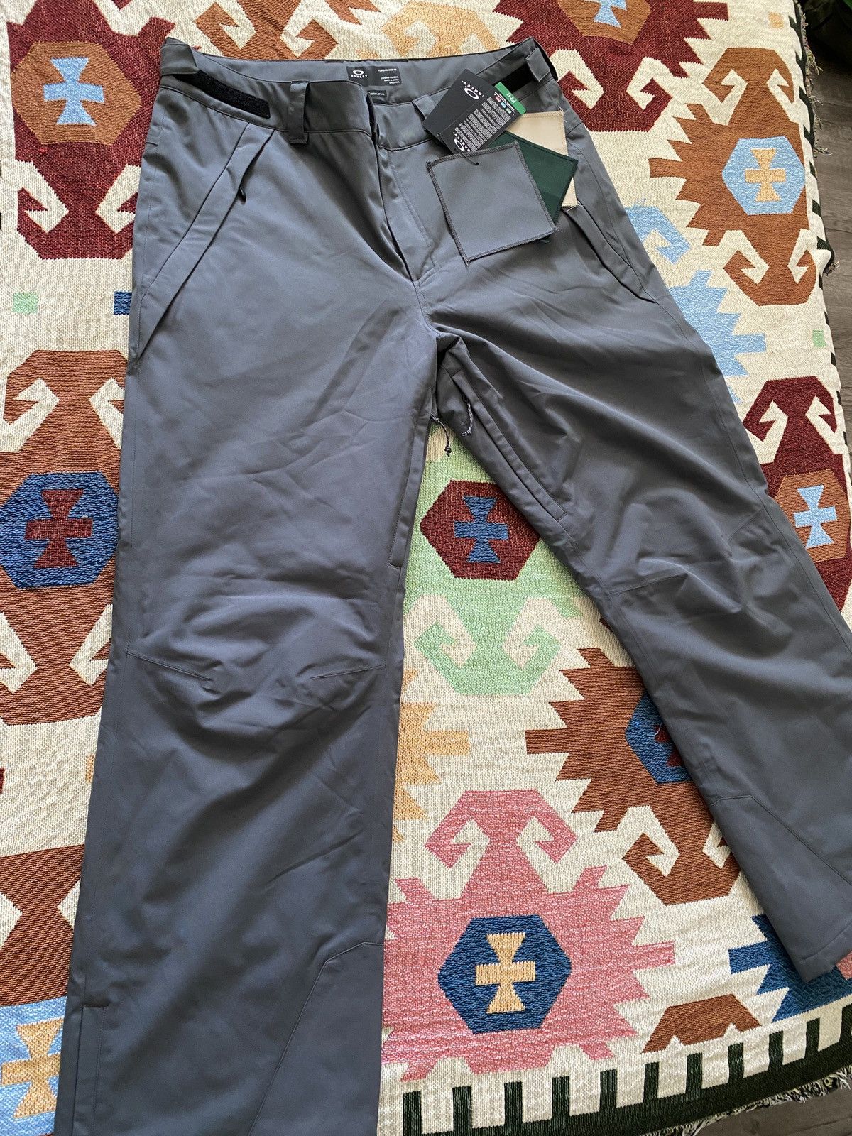 image of Snowboard Pants Oakley in Grey, Men's (Size 36)