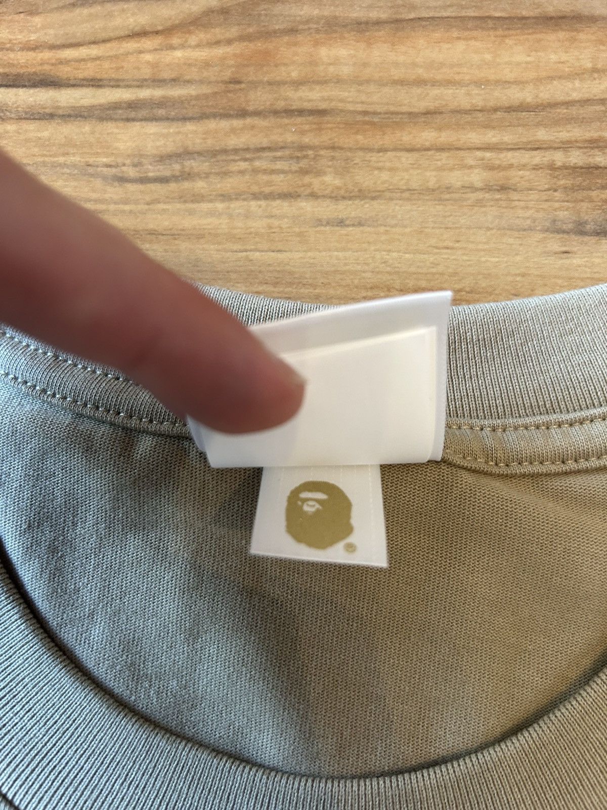 Bape NEW Bape Beige Graffiti Logo Tee Size US M / EU 48-50 / 2 - 6 Thumbnail