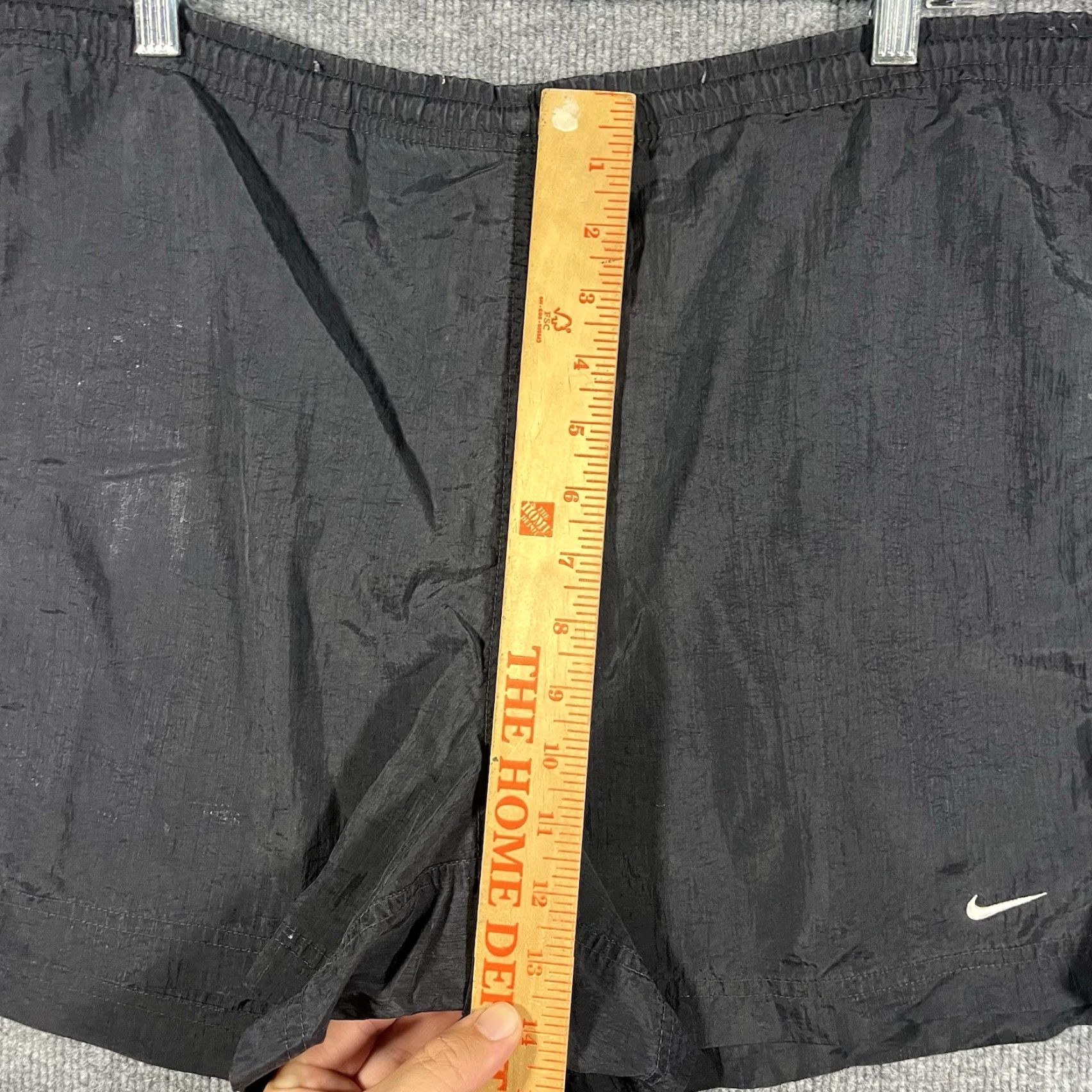 Nike VINTAGE Nike Swoosh Black Nylon Shorts XL 90s Y2K Basketball Activewear Men Size US 36 / EU 52 - 3 Thumbnail