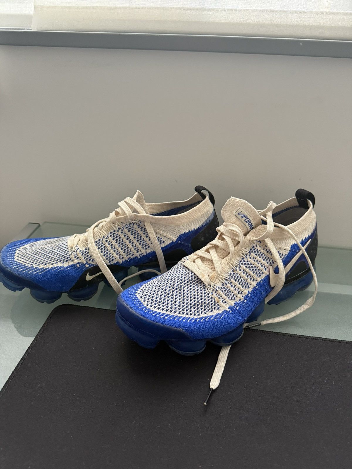 Nike Nike Air VaporMax Flyknit 2 Size US 9.5 / EU 42-43 - 1 Thumbnail