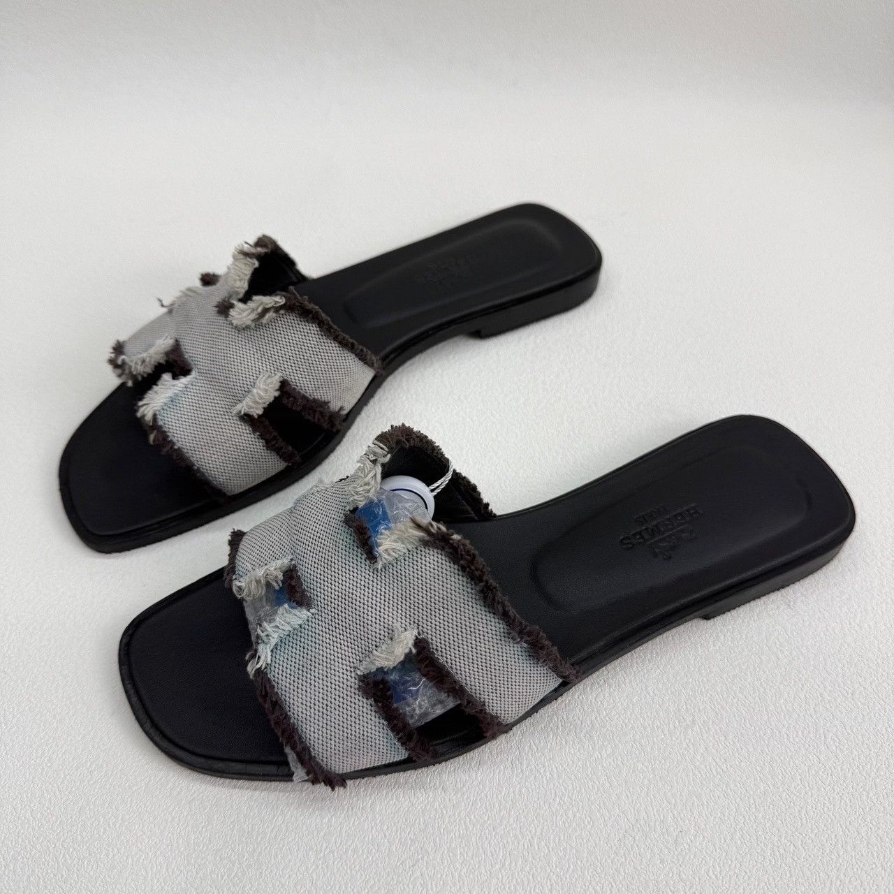 Hermes Hermes Gray Sandals us_6 Women Size US 6 / IT 36 - 1 Thumbnail