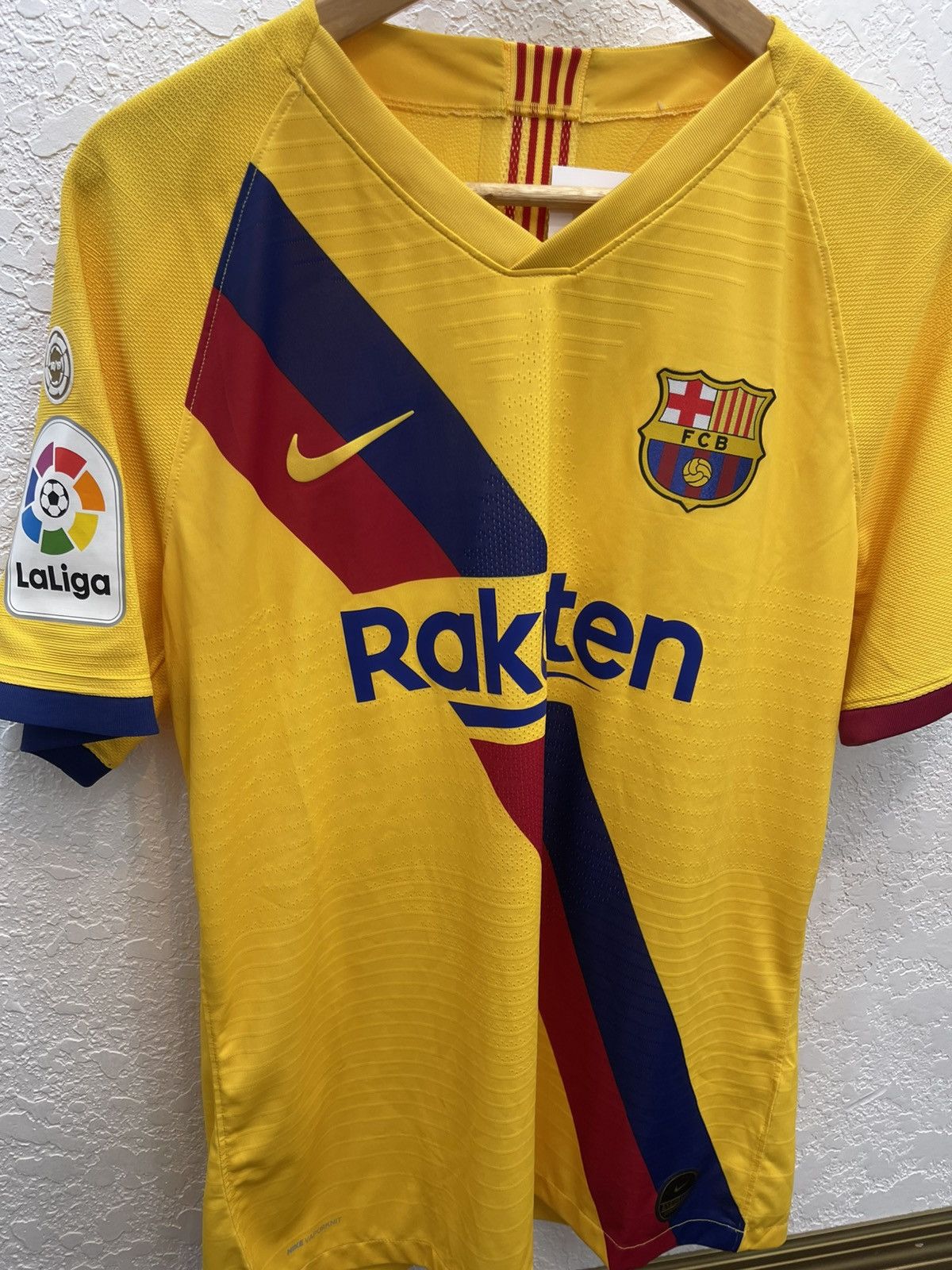 2019-2020 BARCELONA VAPORKNIT AWAY MESSI