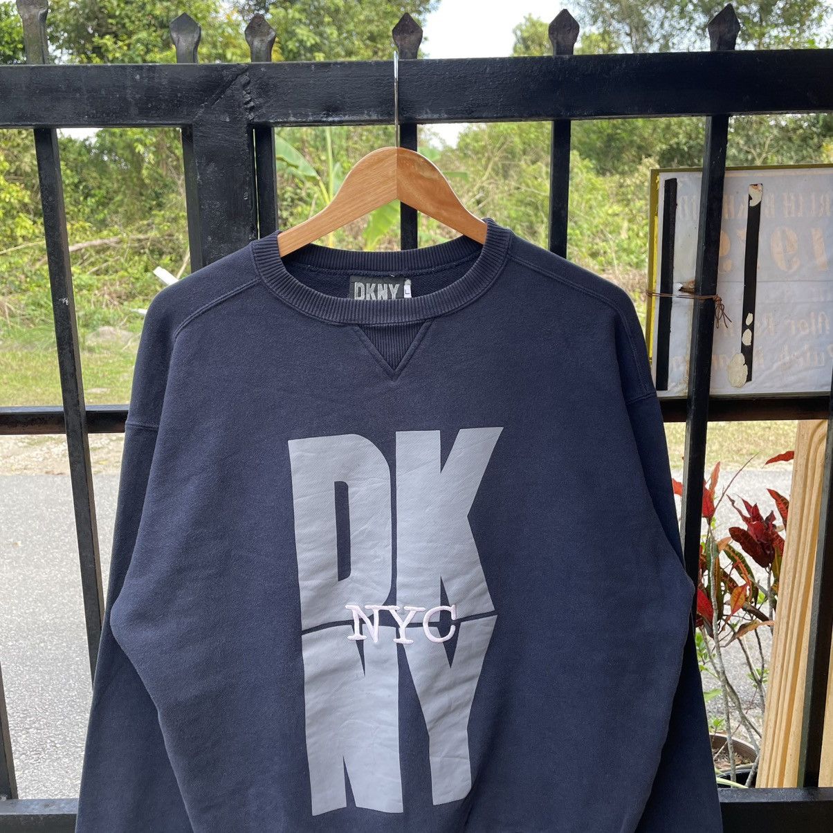 DKNY 🔥VIntage 90s DKNY NYC Big Logo Crewneck Jumper Sweatshirts Size US M / EU 48-50 / 2 - 4 Thumbnail