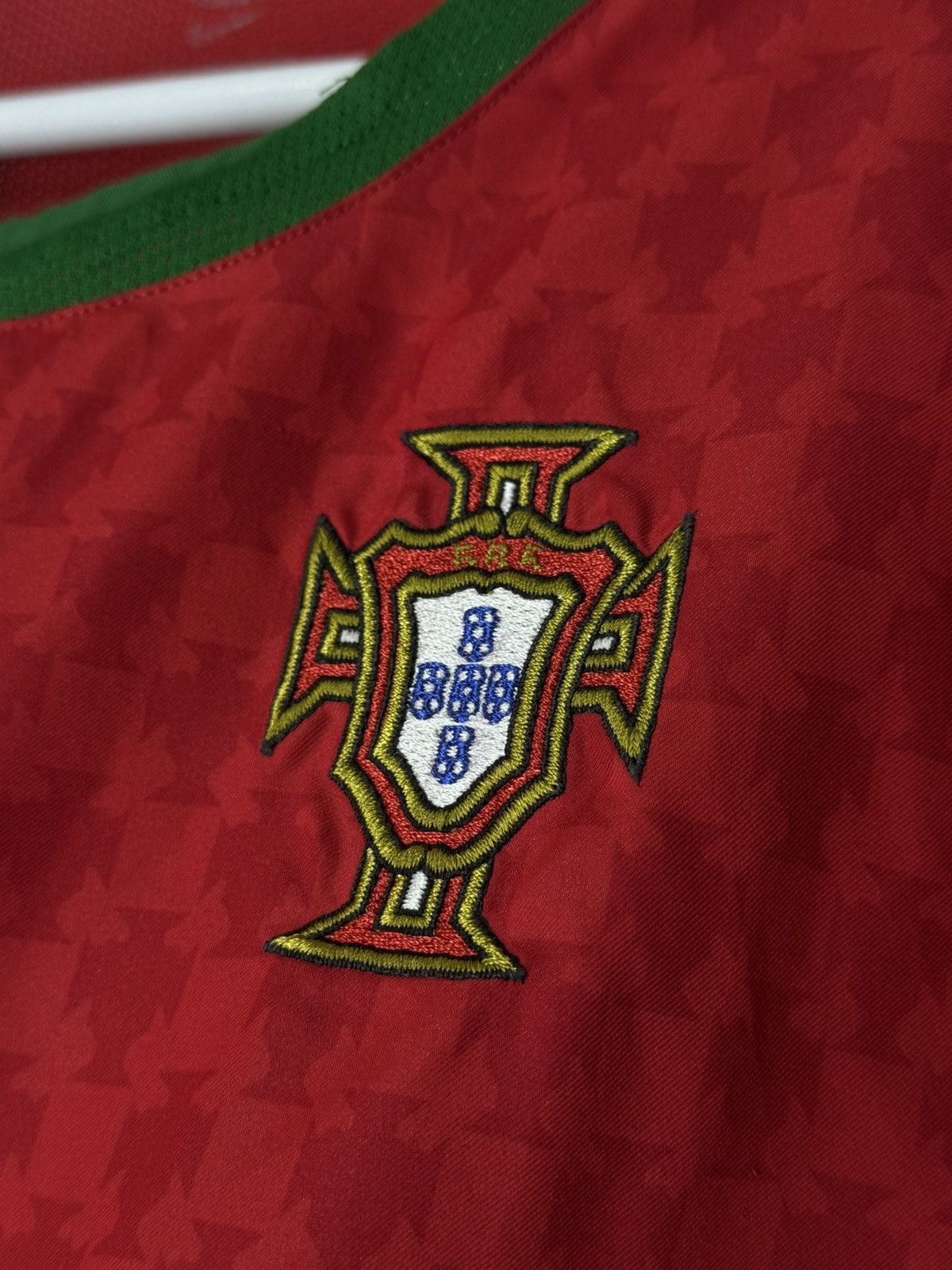 Nike Nike Portugal 2004/05 Home Football Shirt Jersey Size US S / EU 44-46 / 1 - 8 Thumbnail