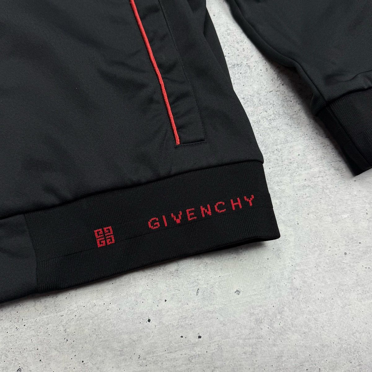 Givenchy Givenchy Tracksuit Logo Black Jacket Velvet Stripe Size L Size US L / EU 52-54 / 3 - 8 Thumbnail