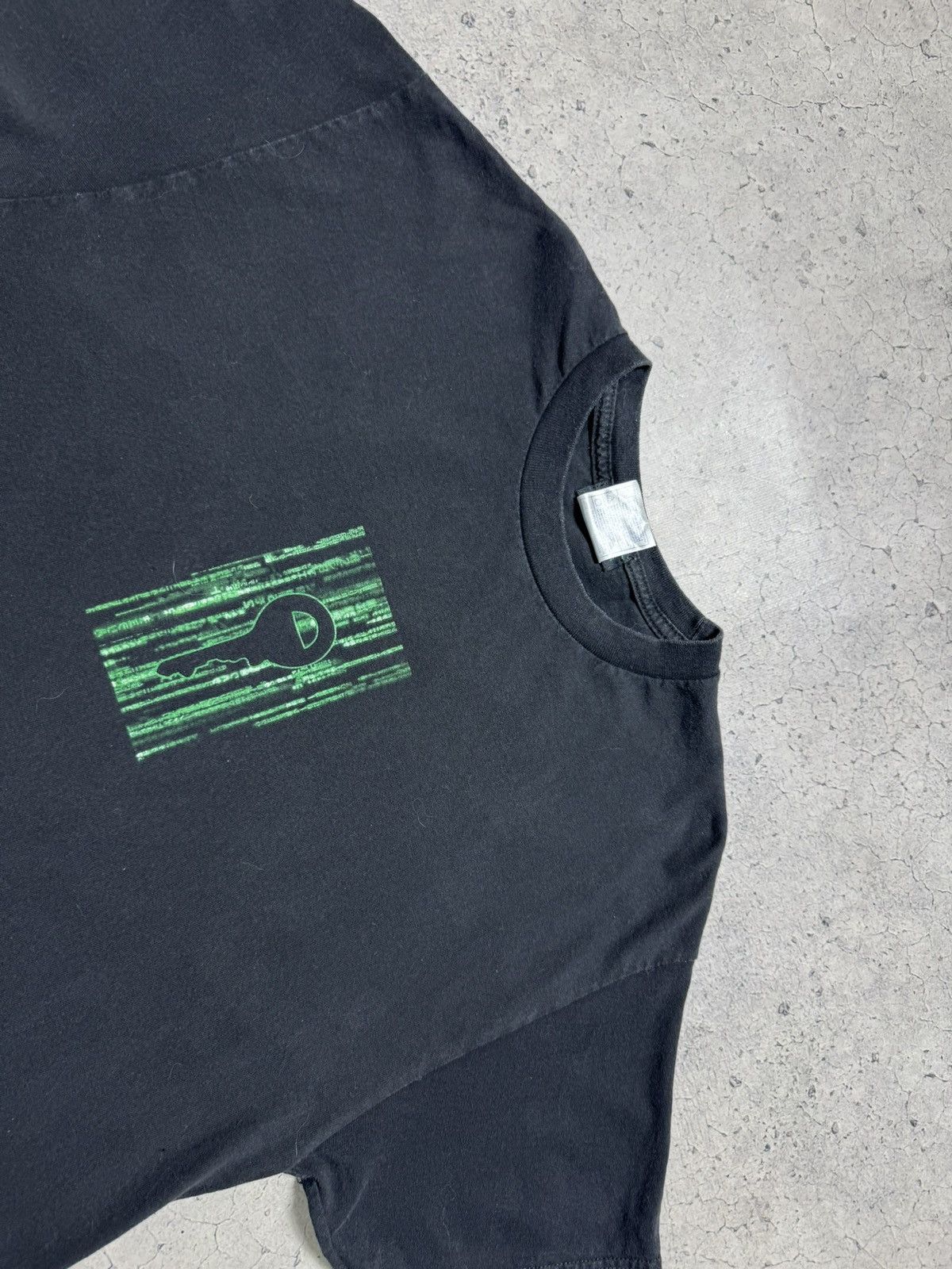 Vintage The Matrix Vintage 90’s Black T-Shirt Size L Made In U.S.A Size US L / EU 52-54 / 3 - 4 Thumbnail