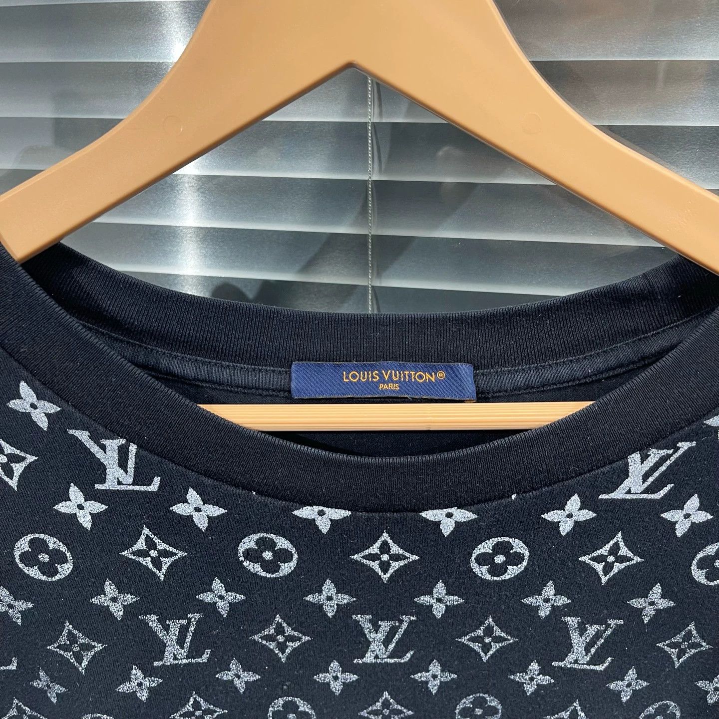Louis Vuitton LV 24ss Black Gradient Short Sleeve Tee 5L Size US XXL / EU 58 / 5 - 3 Thumbnail