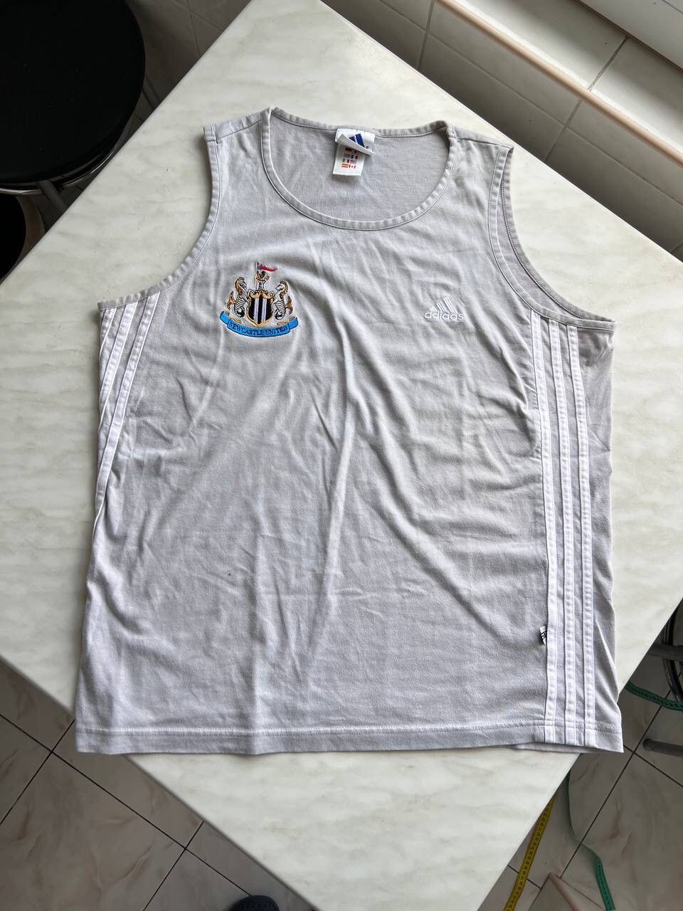 Vintage Vintage Adidas 99/00 Newcastle United Soccer Tank Top Tee Size US L / EU 52-54 / 3 - 1 Thumbnail