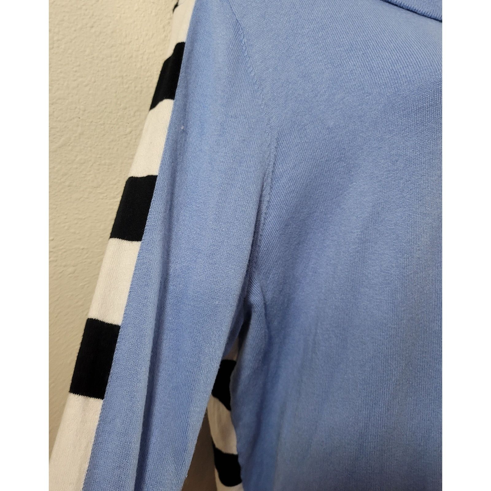 Chicos Chico's Zenergy Blue Black Striped Cowl Neck Sweater 3 XL Size XL / US 12-14 / IT 48-50 - 5 Thumbnail
