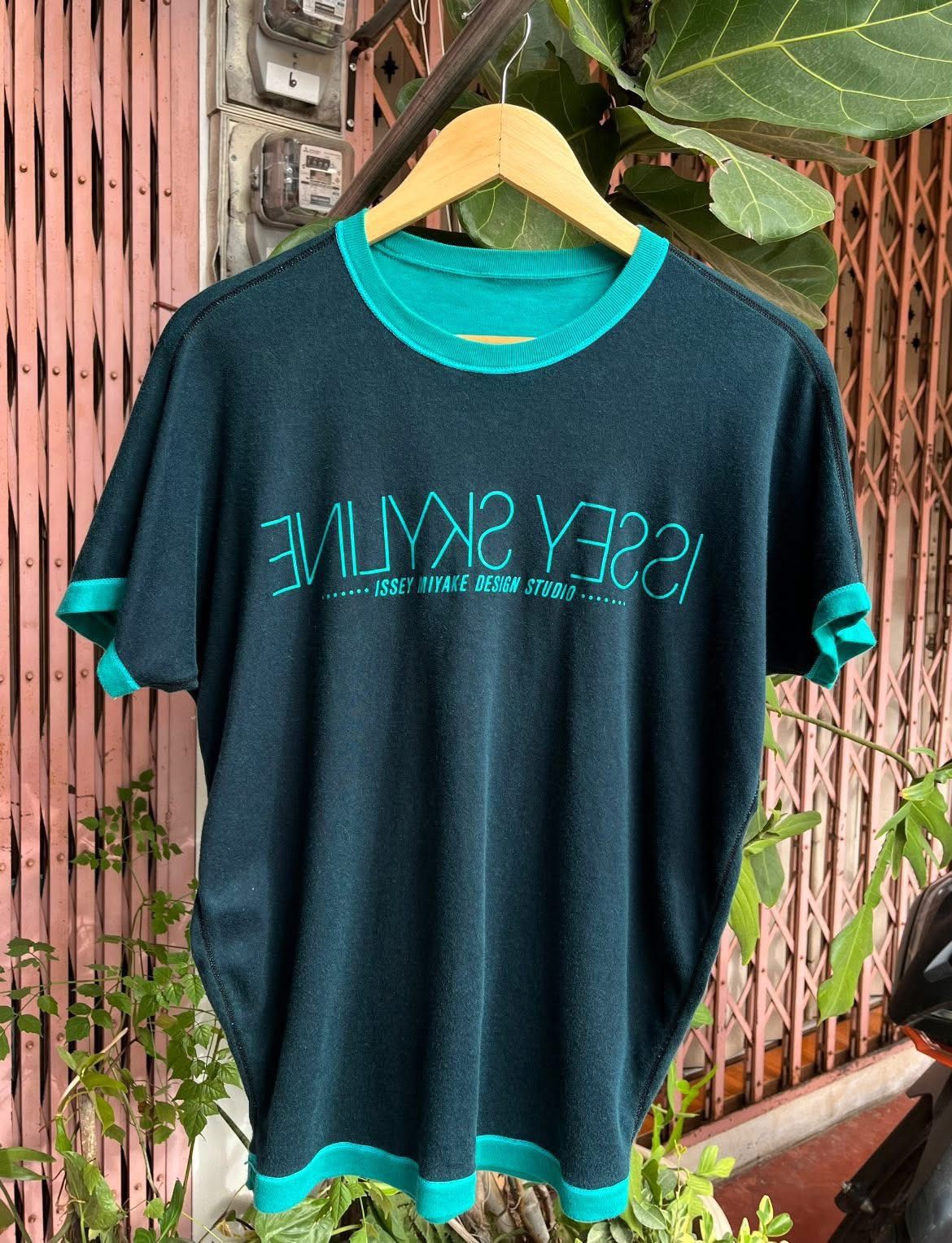 Issey Miyake × Japanese Brand RARE Vintage ISSEY SKYLINE Big Logo Reversible T-Shirt Size US L / EU 52-54 / 3 - 2 Thumbnail