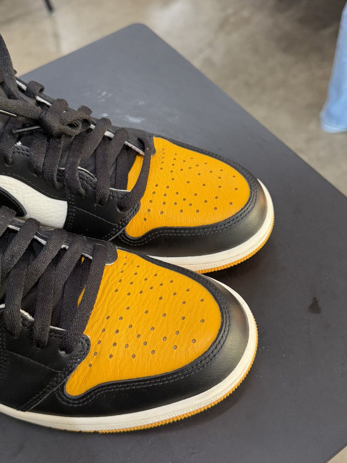 Jordan Brand Air Jordan 1 Taxi Size 9 (2022) Size US 9 / EU 42 - 8 Thumbnail