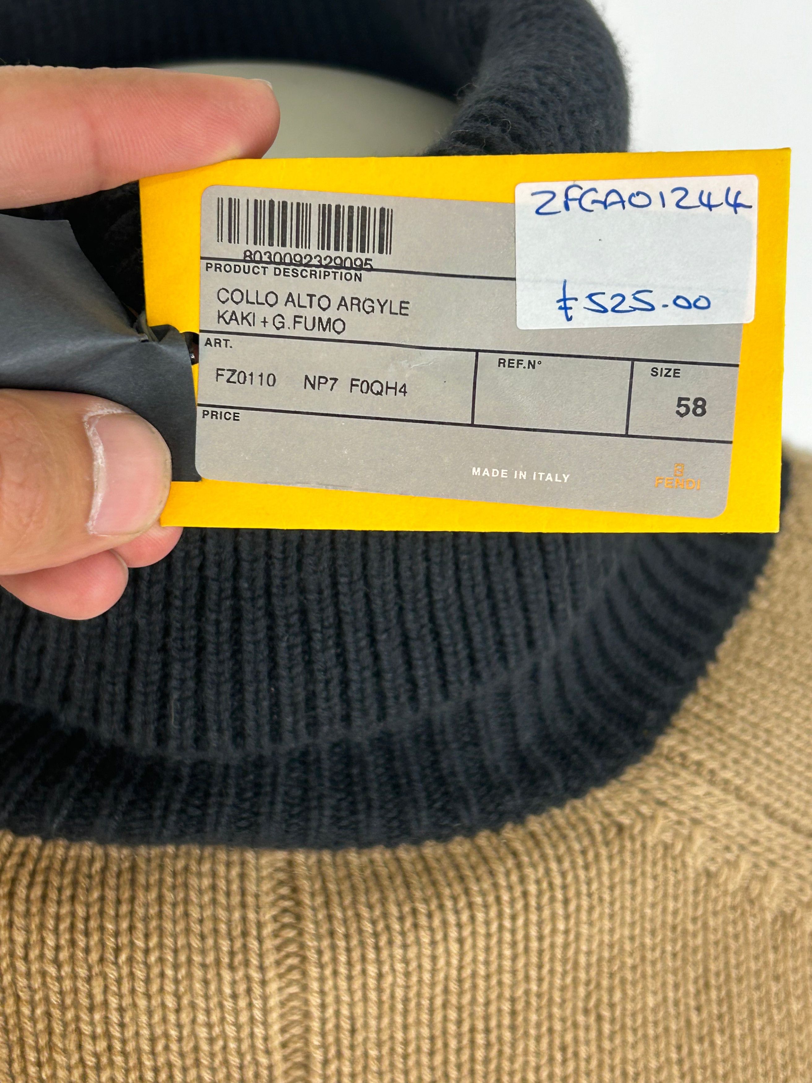 Fendi FENDI BI COLOUR ROLL NECK CASHMERE KITWEAR SIZE 58 Size US XXL / EU 58 / 5 - 4 Thumbnail