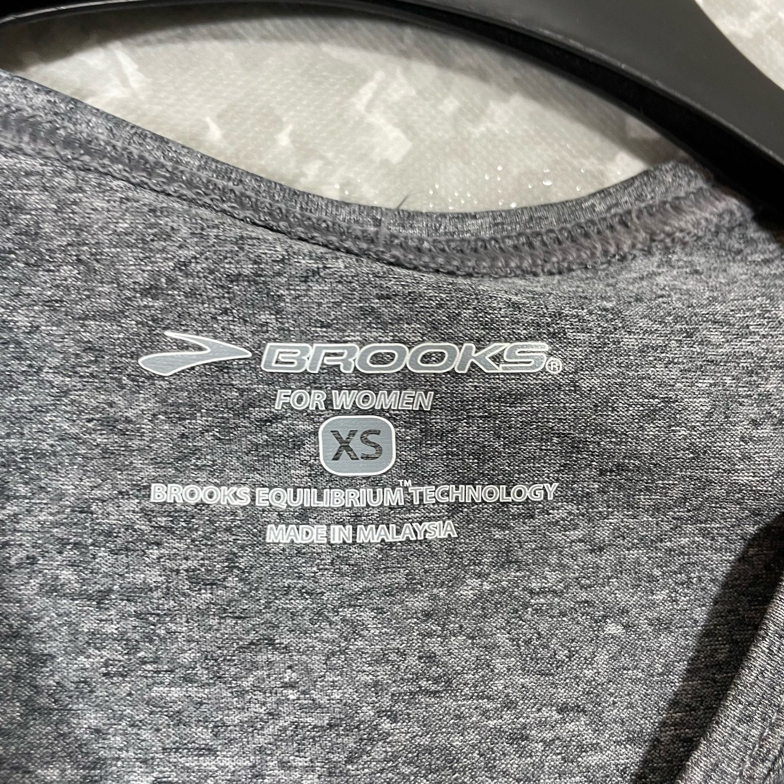 Brooks Brooks Gray "RUN" Activewear Short Sleeve T-Shirt - Size XS Size XS / US 0-2 / IT 36-38 - 4 Thumbnail