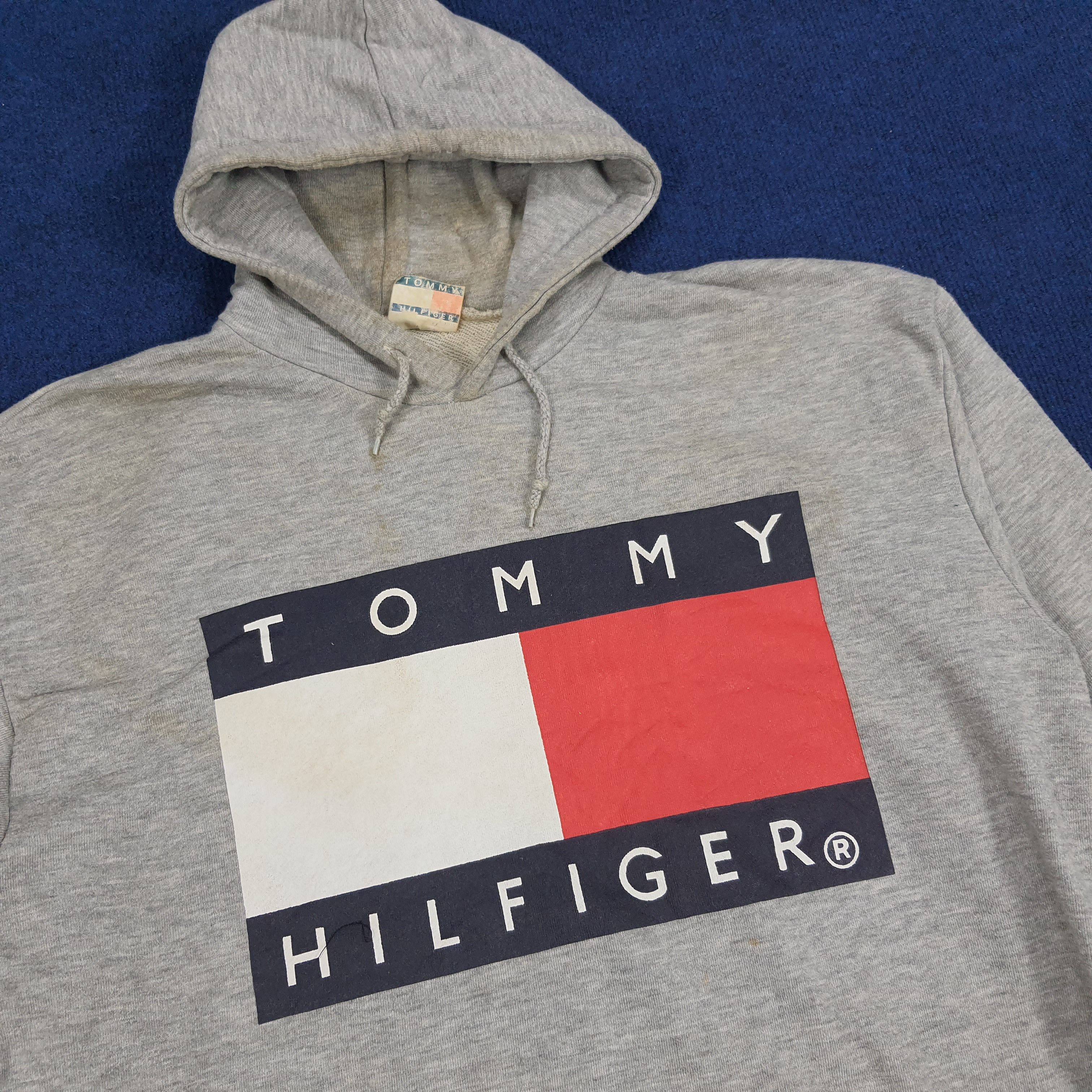 Tommy Hilfiger × Vintage Vintage Tommy Hilfiger Big Logo Hoodie Size US L / EU 52-54 / 3 - 2 Thumbnail
