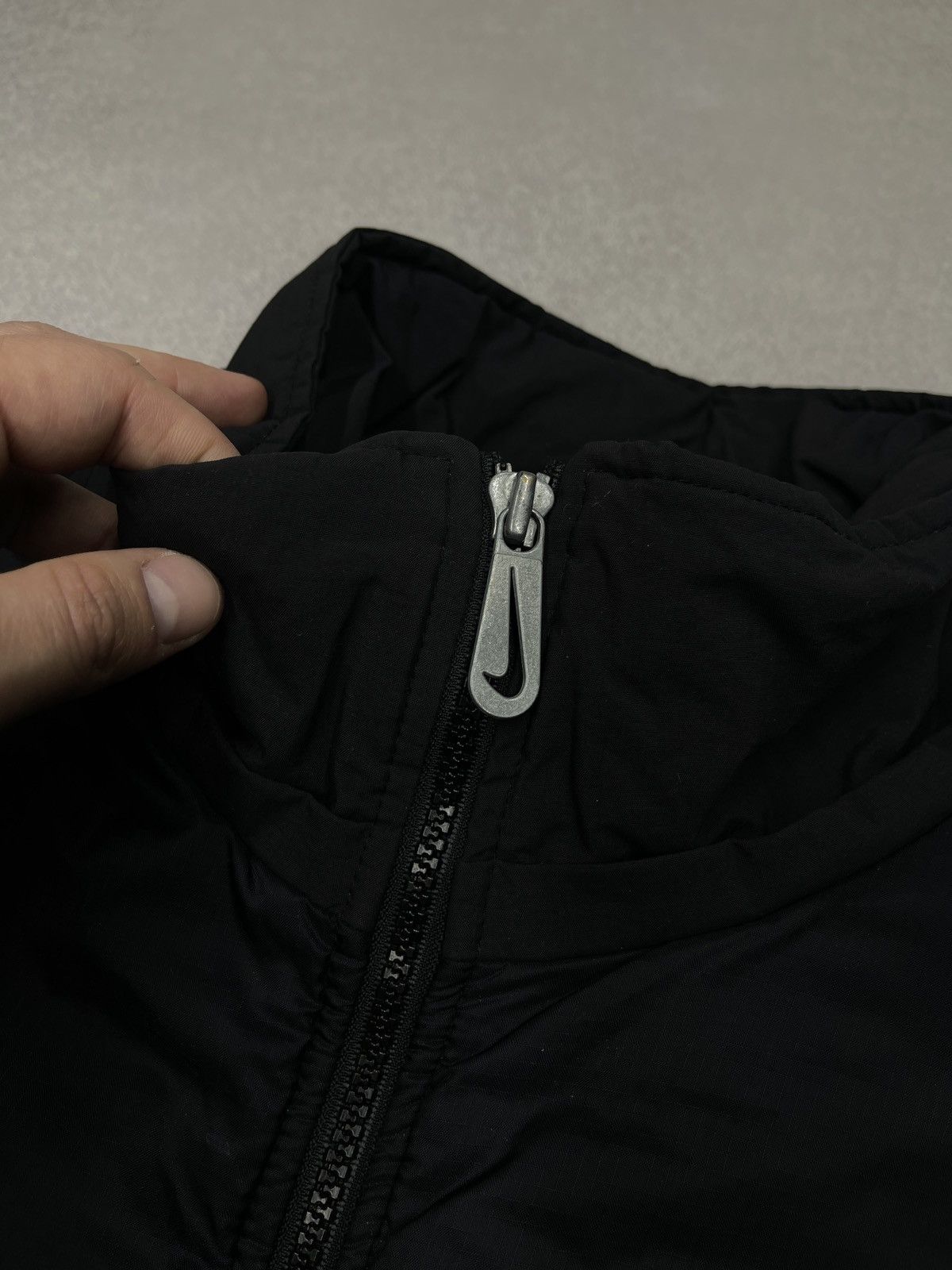 Nike Vintage Nike Puffer Jacket Black Double Logo Swoosh Y2K Size US L / EU 52-54 / 3 - 9 Thumbnail