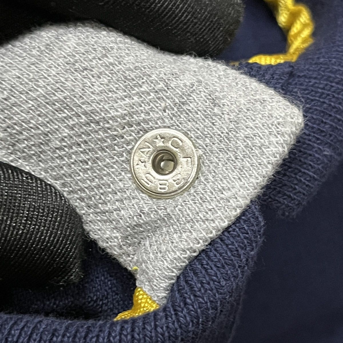 Tommy Hilfiger × Vintage Vintage Tommy Hilfiger Athletics Polo Shirt Size US S / EU 44-46 / 1 - 11 Thumbnail