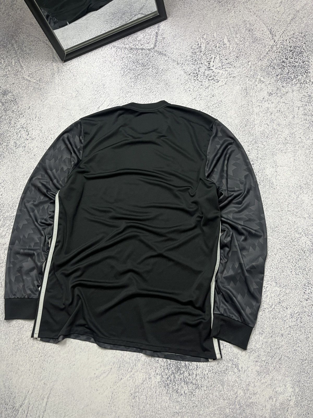 Nike Nike Manchester United 2017/18 Away Soccer Jersey Longsleeve Size US L / EU 52-54 / 3 - 16 Thumbnail