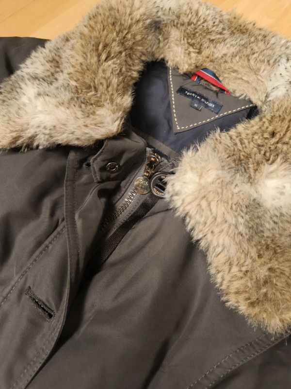 Tommy Hilfiger Tommy Hilfiger Luxury Faux Fur Down Jacket Size XL / US 12-14 / IT 48-50 - 5 Thumbnail
