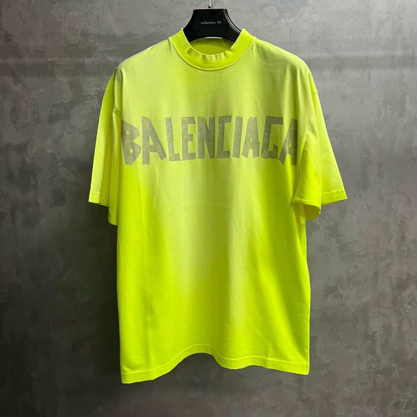 Balenciaga balenciaga neon logo short sleeve t-shirt Size US XS / EU 42 / 0 - 1 Thumbnail