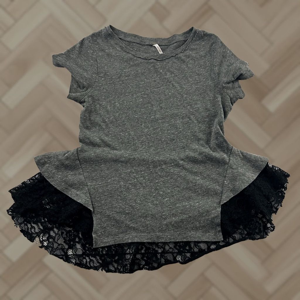 Free People Free People Short Sleeve T Shirt Women XS Gray Black Lace Bottom Size XS / US 0-2 / IT 36-38 - 1 Thumbnail