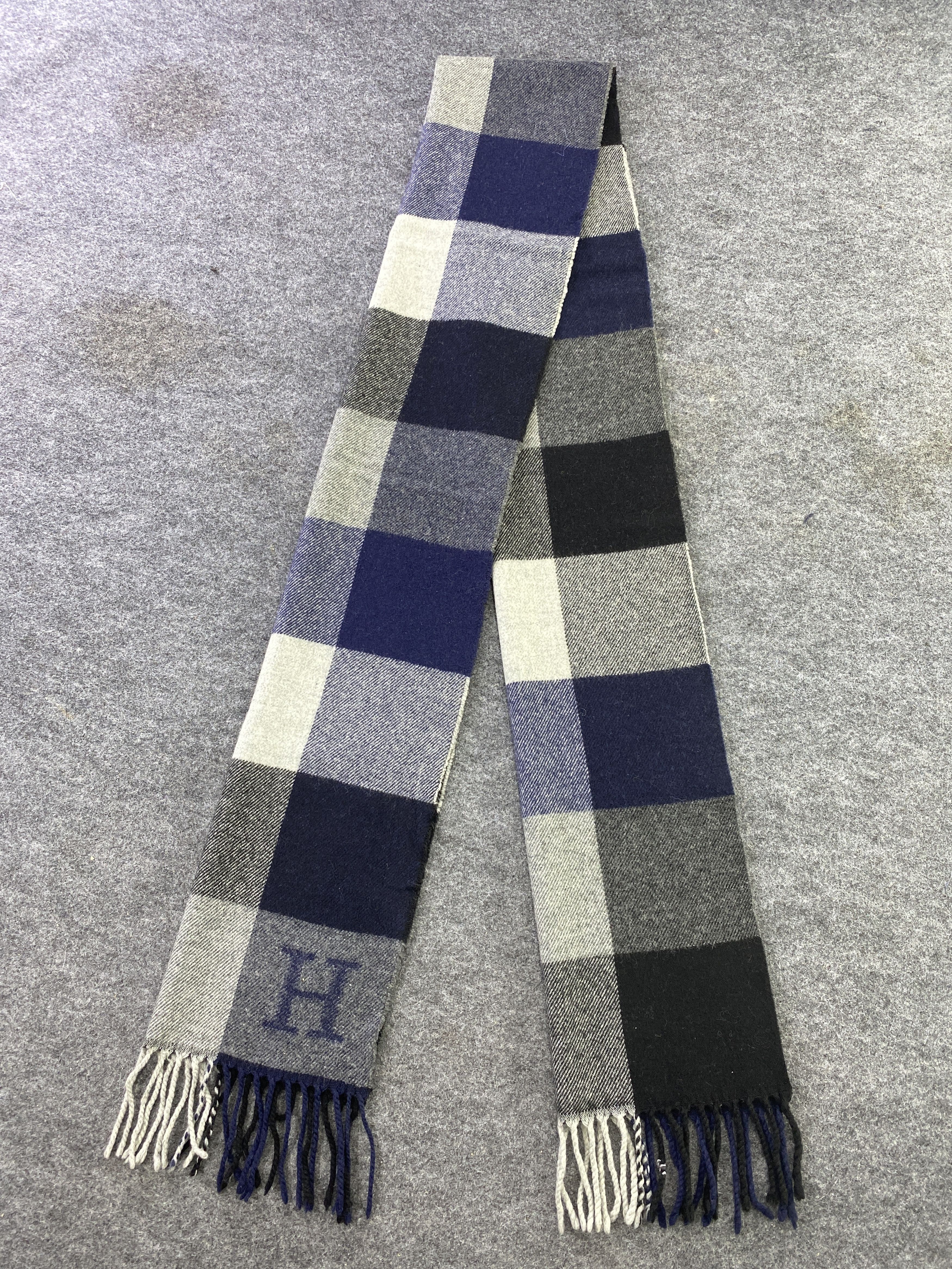 Tommy Hilfiger Tommy Hilfiger Scarf / Muffler / Neckwear -T556 Size ONE SIZE - 4 Thumbnail