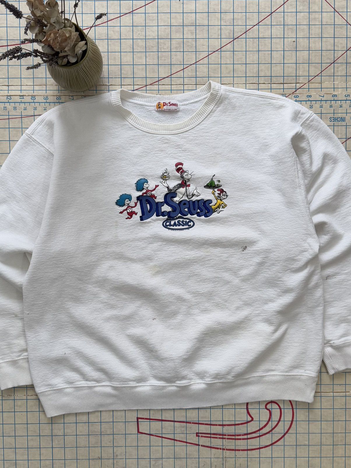Other × Vintage Vintage 90’s Dr Seuss Crewneck Sweater White Used Fits XL Size US XL / EU 56 / 4 - 2 Thumbnail