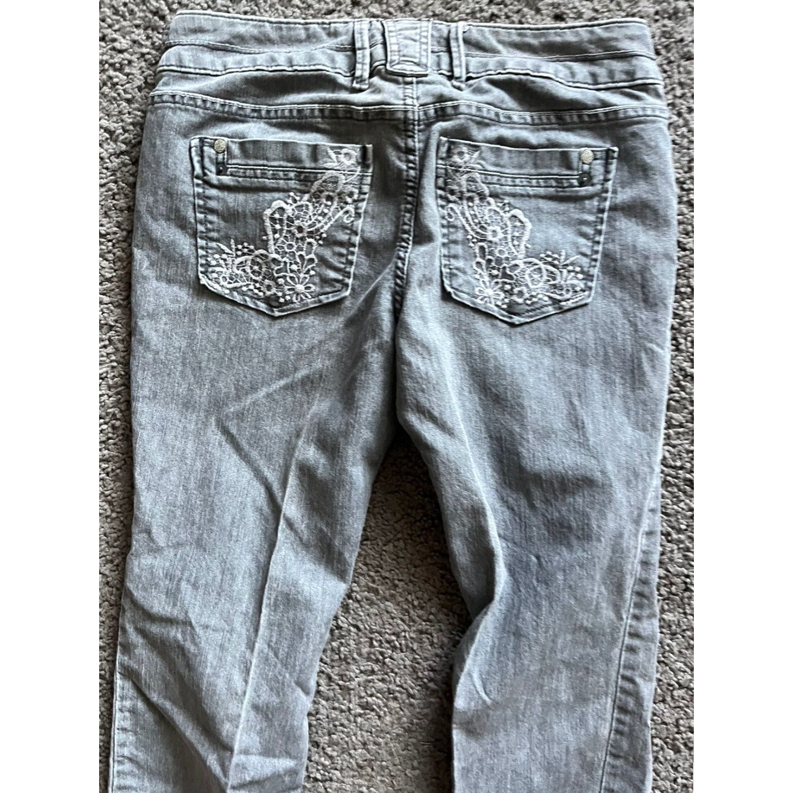 Vintage ELLE Jeans Women's Size 4 Gray Skinny Denim Stretch Embroidered Button Closure Adults Regular 31in Inseam Womens Jeans Size 27" / US 4 / IT 40 - 2 Thumbnail