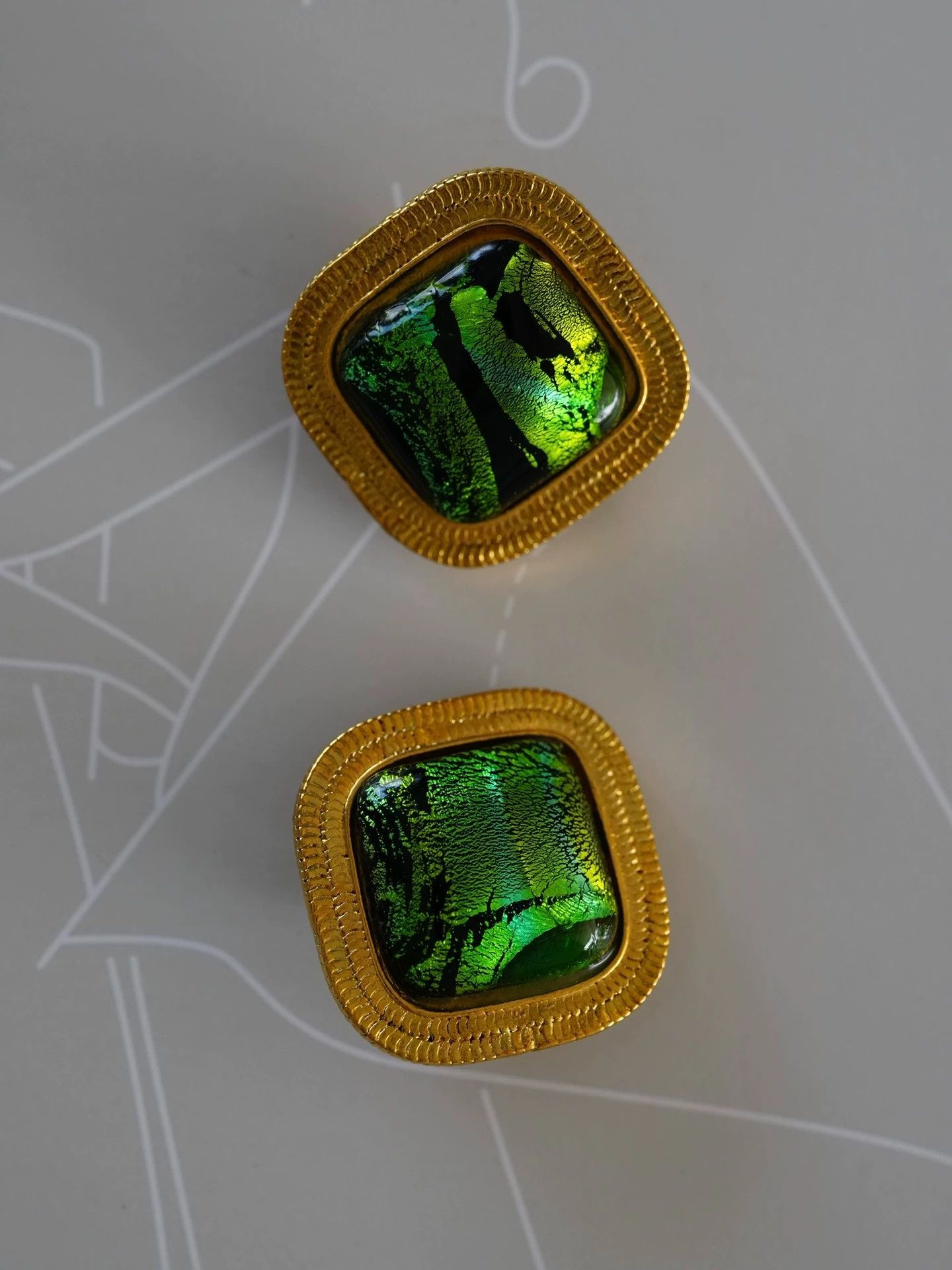 Yves Saint Laurent YSL Rive Gauche Vtg Redeemer Green Glass Earclips Size ONE SIZE - 5 Thumbnail