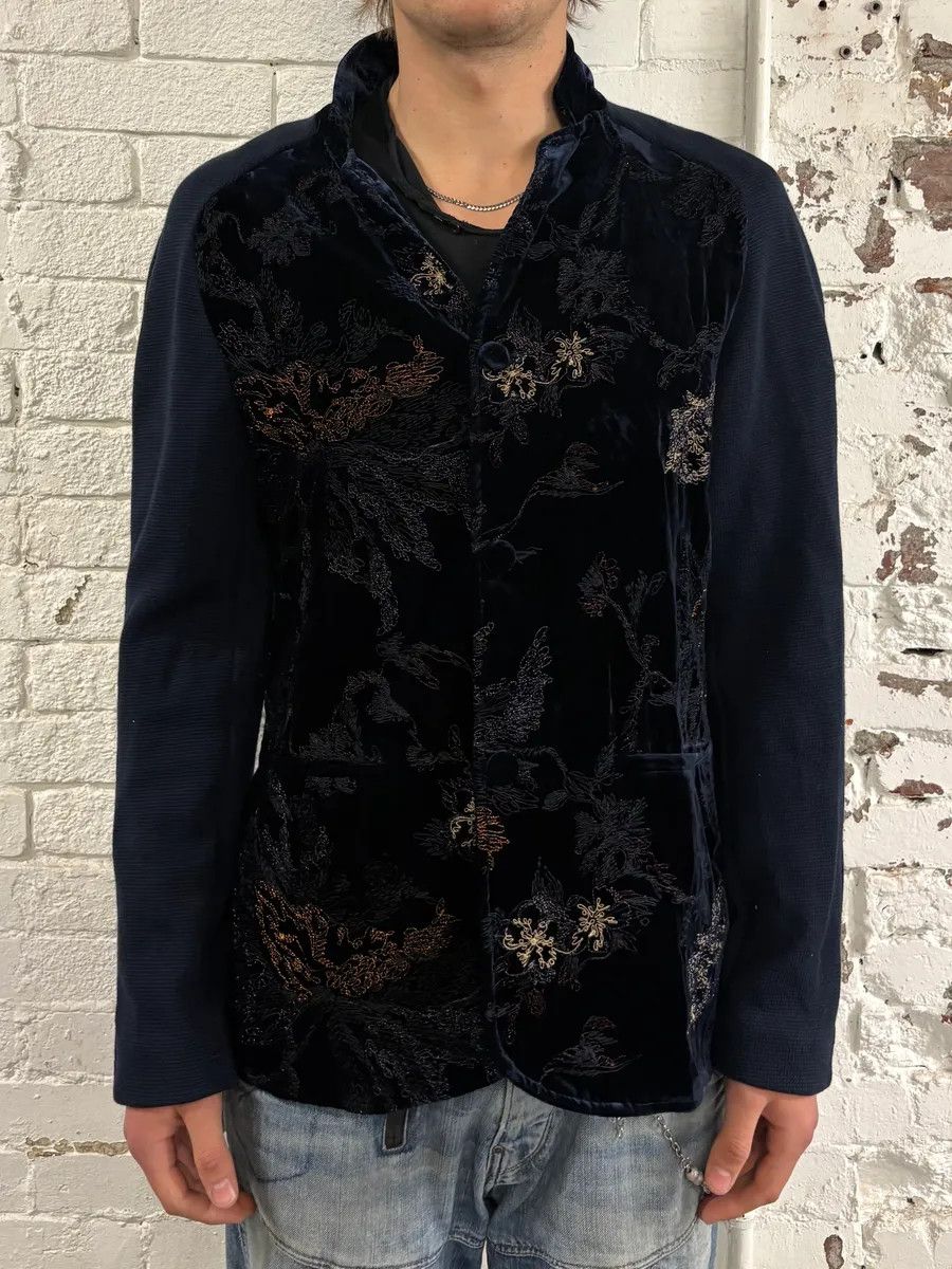 Emporio Armani AW2018 Emporio Armani Navy Velvet Floral Embroidered Hybrid Jacket Size US L / EU 52-54 / 3 - 3 Thumbnail